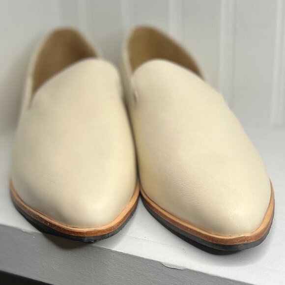 Portland Leather Pointed Flat in Bone Color Size 10 - Picture 1 of 8